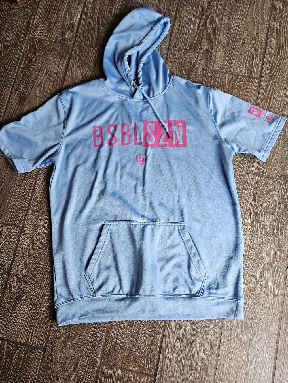 Bsblszn Men's Light Blue Short-Sleeve Hoodie with Pink Logo